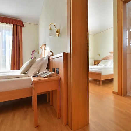 Hotel Interalpen Isolaccia Buitenkant foto